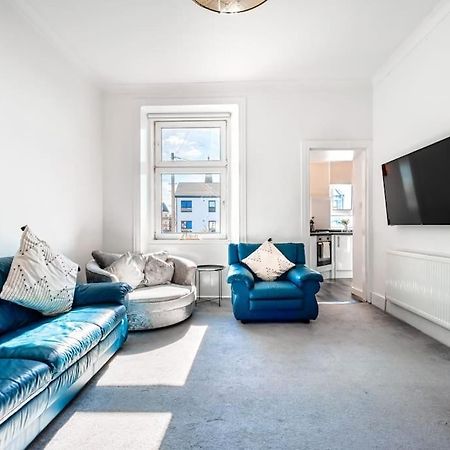 Kali Apartment - Spacious 3 Bed Apartment In Wishaw Wishaw  Exterior photo
