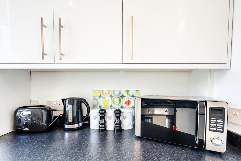 Kali Apartment - Spacious 3 Bed Apartment In Wishaw Wishaw  Exterior photo